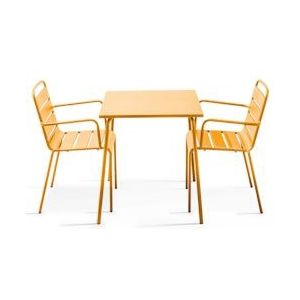 Oviala Business MobeventPro Vierkante gele terrastafel en 2 stapelstoelen in gepoedercoat staal - Geel - geel Staal 105386