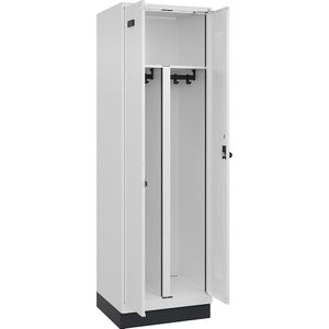Multifunctionele lockerkast Evolo PLUS, 1 compartiment, scheidingswand ingekort, wit, b = 600 mm, met bodemsokkel, veiligheidsdraaigrendel