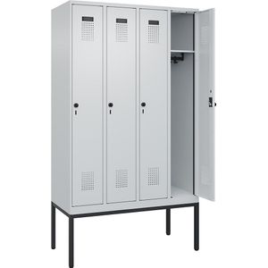 C+P Lockerkast Evolo PLUS, 4 compartimenten, lichtgrijs, b = 1200 mm, met smalle voeten, draaigrendel