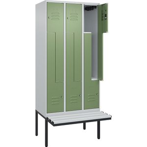 C+P Z-kledingkast Classic PLUS met zitbank, 3 compartimenten, lichtgrijs / resedagroen, b = 900 mm, cilinderslot, vrijdragend, kunststof