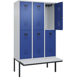 Lockerkast Evolo PLUS met twee verdiepingen en zitbank, 3 compartimenten, lichtgrijs / gentiaanblauw, b = 1200 mm, cilinderslot, met uitstekende zitbank, kunststof