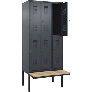 Lockerkast Evolo PLUS met twee verdiepingen en zitbank, 3 compartimenten, grijs, b = 900 mm, cilinderslot, met uitstekende zitbank, beukenhout