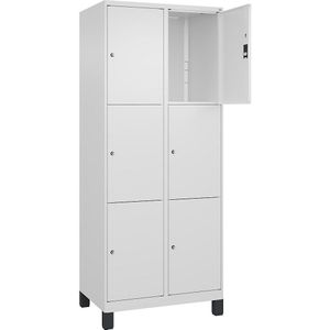 C+P Drievoudige locker Classic PLUS, 2 compartimenten, verkeerswit, b = 800 mm, 6 vakken, met voeten