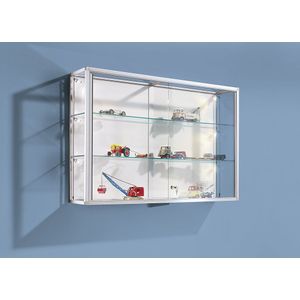 Wandvitrine, aluminium frame, zilverkleurig geanodiseerd, 2 glazen legborden, breedte 820 mm