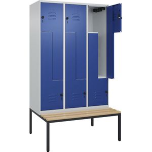 C+P Z-kledingkast Classic PLUS met zitbank, 3 compartimenten, lichtgrijs / gentiaanblauw, b = 1200 mm, veiligheidsdraaigrendel, ondergebouwd, beuken-hardhout