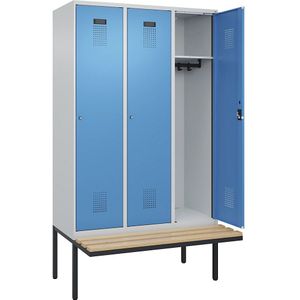 Lockerkast Evolo PLUS met zitbank, 3 compartimenten, lichtgrijs / lichtblauw, b = 1200 mm, cilinderslot, met uitstekende zitbank, beukenhout