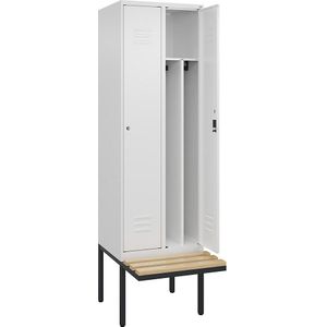 C+P Multifunctionele lockerkast Classic PLUS met zitbank, smal, 2 compartimenten, scheidingswand ingekort, verkeerswit, b = 600 mm, cilinderslot, vrijdragend, beuken-hardhout