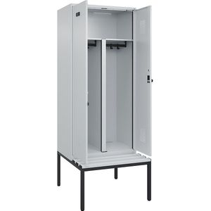 Multifunctionele lockerkast Evolo PLUS met zitbank, 2 compartimenten, scheidingswand ingekort, lichtgrijs / lichtgrijs, b = 800 mm, veiligheidsdraaigrendel, met ondergebouwde zitbank, kunststof