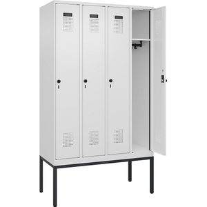 C+P Lockerkast Evolo PLUS, 4 compartimenten, verkeerswit, b = 1200 mm, met smalle voeten, draaigrendel