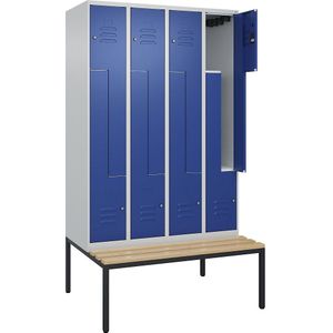 C+P Z-kledingkast Classic PLUS met zitbank, 4 compartimenten, lichtgrijs / gentiaanblauw, b = 1200 mm, cilinderslot, ondergebouwd, beuken-hardhout