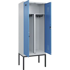 Multifunctionele lockerkast Evolo PLUS, 1 compartiment, scheidingswand ingekort, lichtgrijs / lichtblauw, b = 800 mm, met smalle voeten, cilinderslot