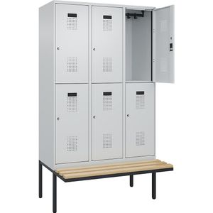 Lockerkast Evolo PLUS met twee verdiepingen en zitbank, 3 compartimenten, lichtgrijs / lichtgrijs, b = 1200 mm, cilinderslot, met uitstekende zitbank, beukenhout