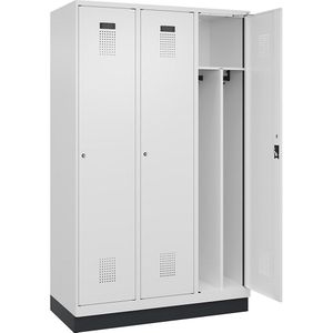 Lockerkast Evolo PLUS scheidingswand in het midden, 3 compartimenten, wit, b = 1200 mm, met bodemsokkel, cilinderslot