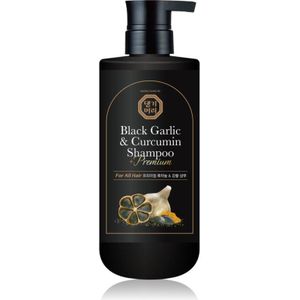 DAENG GI MEO RI - Black Garlic & Curcumin Shampoo - Diepe Herstellende Shampoo - 500 ml