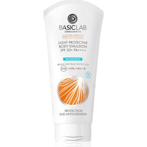 BasicLab Dermocosmetics Protecticus Hydraterende en Beschermende Emulsie voor het Gezicht en Lichaam SPF 50+ waterproof 100 ml