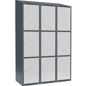 Drievoudige locker Fydor, 3 compartimenten, blauwgrijs / lichtgrijs, b = 1200 mm, 3 compartimenten, schuine bovenkant, cilinderslot