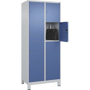 C+P Viervoudige locker Classic PLUS, 2 compartimenten, lichtgrijs / verblauw, b = 800 mm, 8 vakken, met voeten