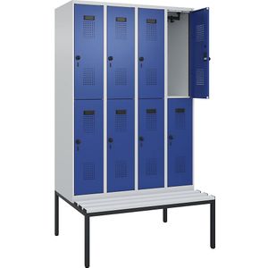 Lockerkast Evolo PLUS met twee verdiepingen en zitbank, 4 compartimenten, lichtgrijs / gentiaanblauw, b = 1200 mm, veiligheidsdraaigrendel, met ondergebouwde zitbank, kunststof