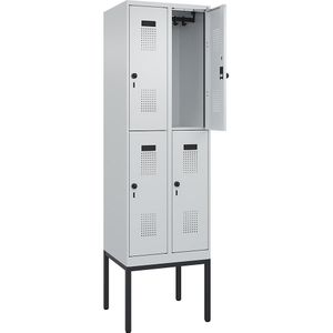 C+P Lockerkast met twee verdiepingen Evolo PLUS, 2 compartimenten, lichtgrijs, b = 600 mm, met smalle voeten, draaigrendel