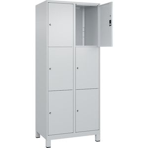 C+P Drievoudige locker Classic PLUS, 2 compartimenten, lichtgrijs, b = 800 mm, 6 vakken, met voeten