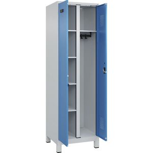 Schoonmaakkast Evolo PLUS, 1 compartiment, scheidingswand in het midden, lichtgrijs / lichtblauw, b = 600 mm, met brede voeten, cilinderslot