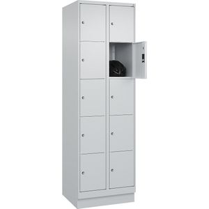 C+P Vijfvoudige locker Classic PLUS, 2 compartimenten, lichtgrijs, b = 600 mm, 10 vakken, met bodemsokkel