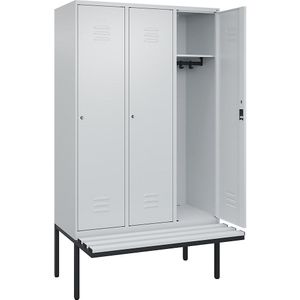 C+P Kledingkast Classic PLUS met zitbank, 3 compartimenten, lichtgrijs, b = 1200 mm, cilinderslot, vrijdragend, kunststof