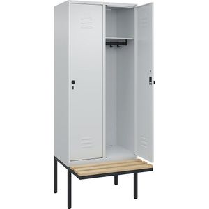 C+P Kledingkast Classic PLUS met zitbank, 2 compartimenten, lichtgrijs, b = 800 mm, veiligheidsdraaigrendel, vrijdragend, beuken-hardhout
