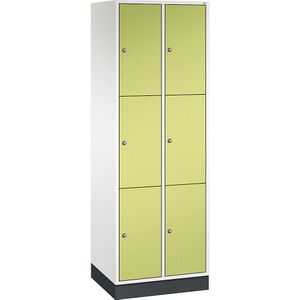 C+P Drievoudige locker Intro, 2 compartimenten, zuiver wit / felgroen, b x d = 620 x 500 mm