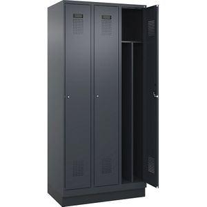 Multifunctionele lockerkast Evolo PLUS, smal, 3 compartimenten, scheidingswand ingekort, grijs, b = 900 mm, met bodemsokkel, cilinderslot