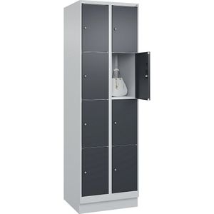C+P Viervoudige locker Classic PLUS, 2 compartimenten, lichtgrijs / grijs, b = 600 mm, 8 vakken, met bodemsokkel