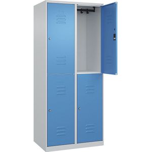 C+P Kledingkast Classic PLUS met twee verdiepingen, 2 compartimenten, lichtgrijs / lichtblauw, h x b = 1850 x 800 mm, met voetdoppen, cilinderslot