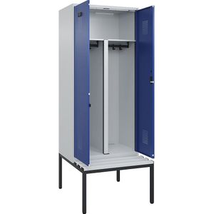 Multifunctionele lockerkast Evolo PLUS met zitbank, 2 compartimenten, scheidingswand ingekort, lichtgrijs / gentiaanblauw, b = 800 mm, cilinderslot, met ondergebouwde zitbank, kunststof