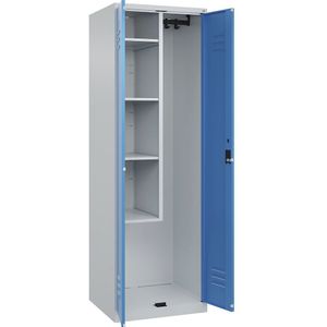 C+P Reinigingsmiddelkast Classic PLUS, 1 compartiment, scheidingswand in het midden, ingekort, lichtgrijs / lichtblauw, b = 600 mm, met voetdoppen, cilinderslot