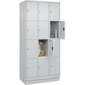 C+P Viervoudige locker Classic PLUS, 3 compartimenten, lichtgrijs, b = 900 mm, 12 vakken, met bodemsokkel