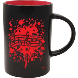 Koffiemok met rode explosie van muzieknoten