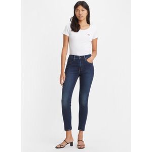 Levi'svoor vrouwen. 18882-0593 Jeans 721 High Rise Skinny Dark Indigo - Gedragen in Navy (25/30), Casual, Katoen, Denim, Duurzaam, Marinebla