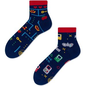 Many Mornings unisex hoge enkelsokken, Game Over quarter