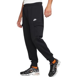 Nike sportswear club fleece cargo joggingbroek in de kleur zwart.
