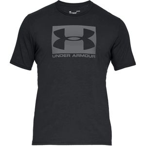 Under armour boxed sportstyle t-shirt in de kleur zwart.