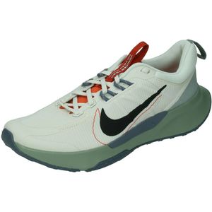 Nike juniper trail 2 in de kleur ecru.