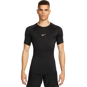 Nike pro dri-fit t-shirt in de kleur zwart.