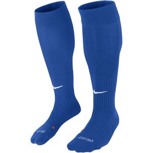 Nike classic ii voetbalkousen in de kleur blauw/wit.