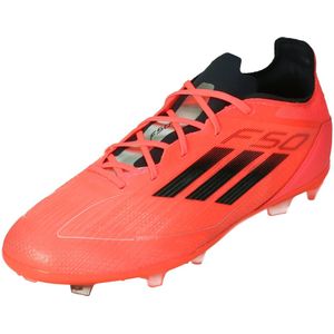 Adidas f50 pro fg in de kleur roze.