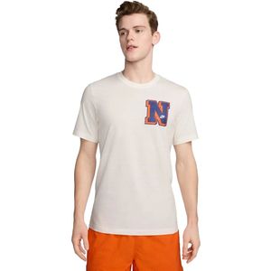 Nike sportswear mens t-shirt in de kleur ecru.