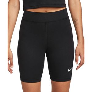Nike sportswear classic bikershort in de kleur zwart.
