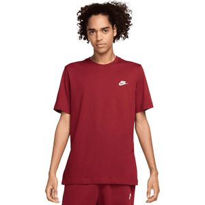 Nike sportswear club t-shirt in de kleur rood.