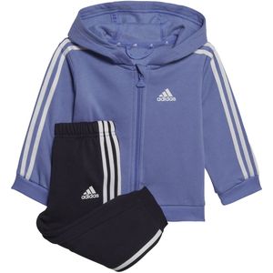 Adidas essentials joggingpak met rits en capuchon in de kleur blauw.