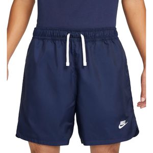 Nike sportswear woven club short in de kleur marine.
