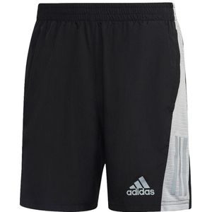Adidas own the run short in de kleur zwart.